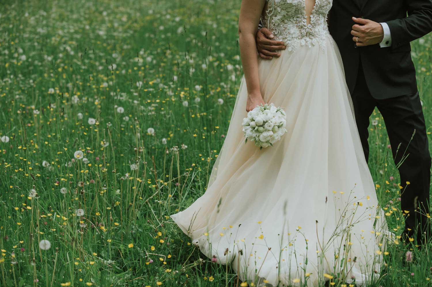 What are the most popular wedding dresses for brides?